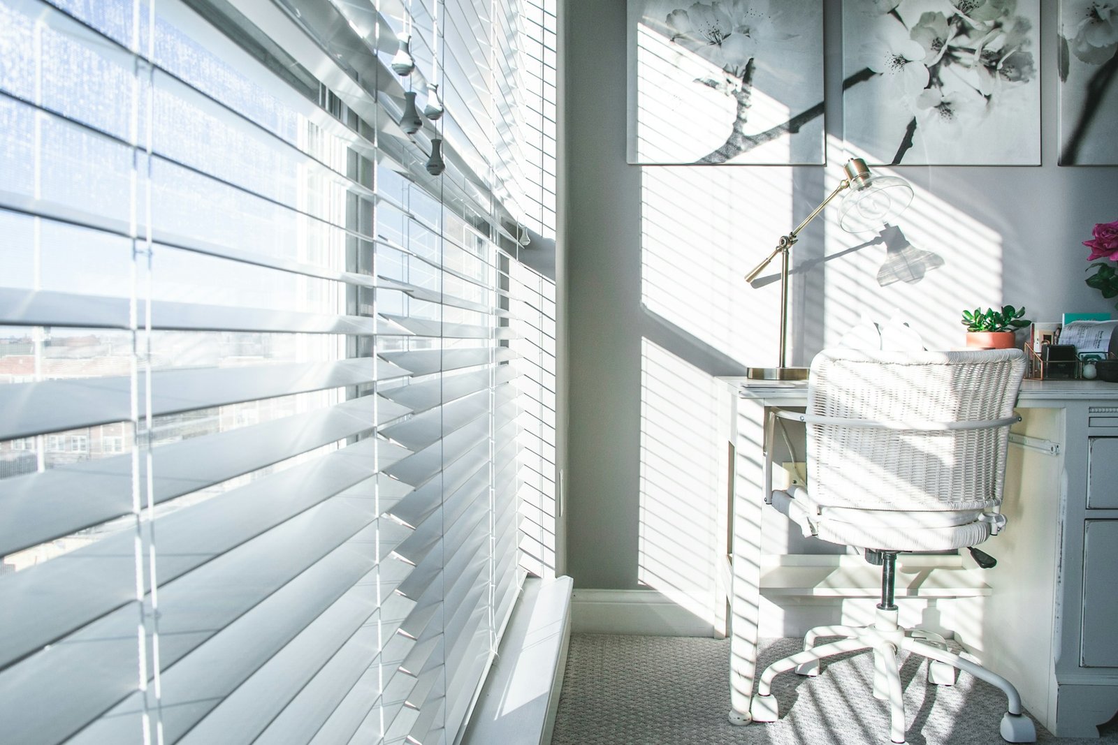 Rollladen am Fenster